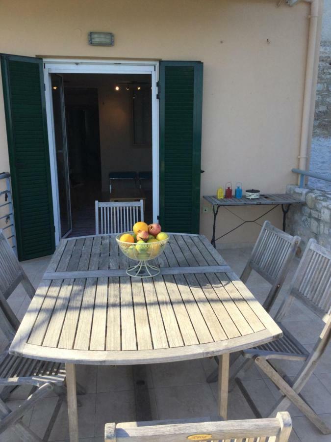 Seafront Apartment Ιι In Kiveri, Near Nafplion. 外观 照片